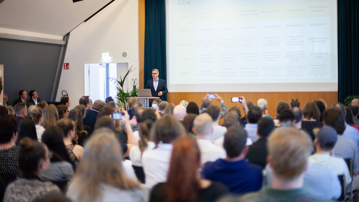 Voller Saal beim OHI Myopiekongress 2023